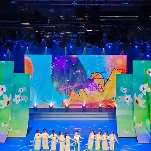 Indoor Rental LED Screen Full Color 250*250 Background Video Wall P2.6 P2.9 P3.91 P4.81 Rental
