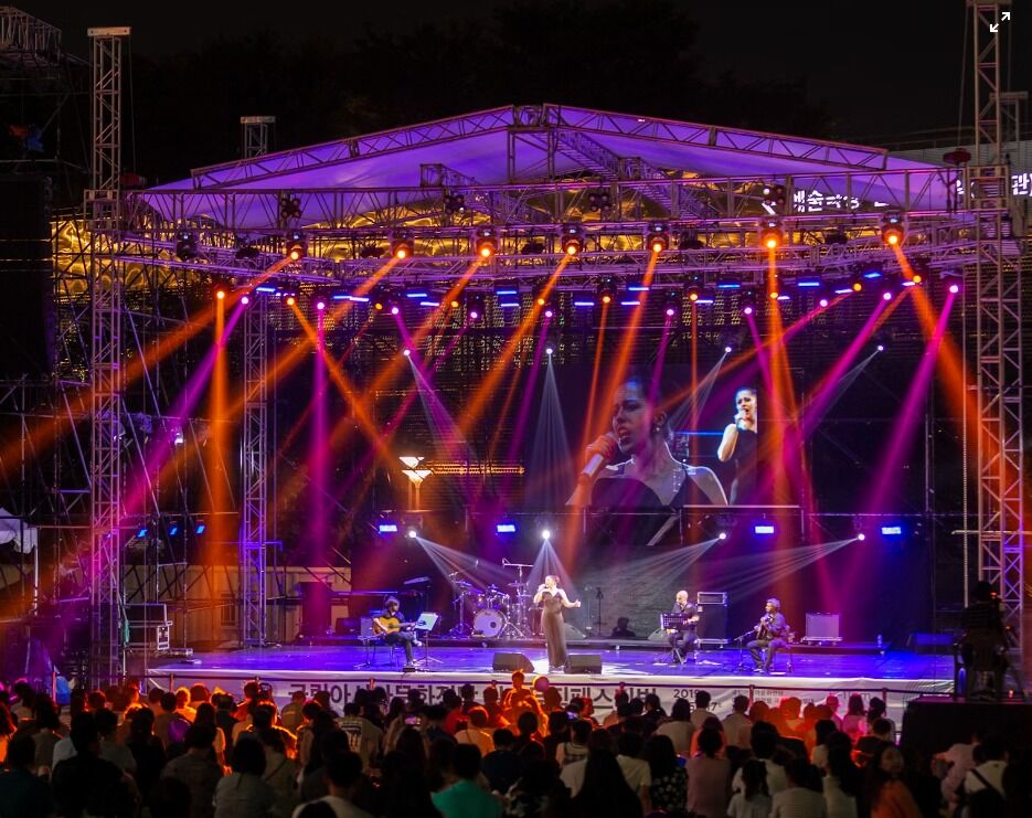 P3.91mm Pixel Pitch 500x1000mm Cabinet Size Indoor Rental LED Display with 1920HZ Refresh Rate